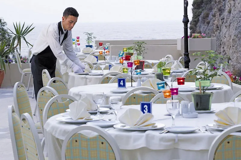 Alkoclar Adakule Hotel Kusadasi 5*,